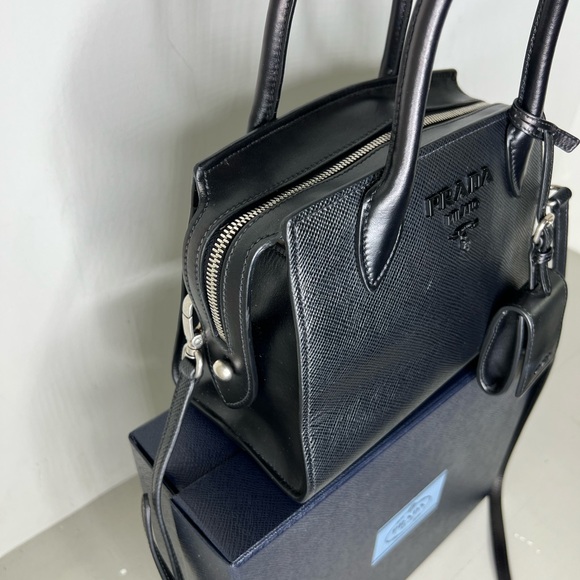 Prada Monochrome Small Saffiano Leather Bag - Picture 4 of 7